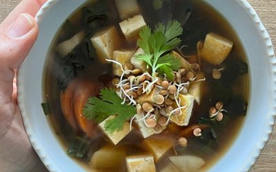 Sopa de miso reconfortante